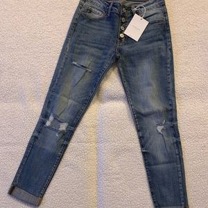 NWT KanCan relaxed fit jeans. 1/24